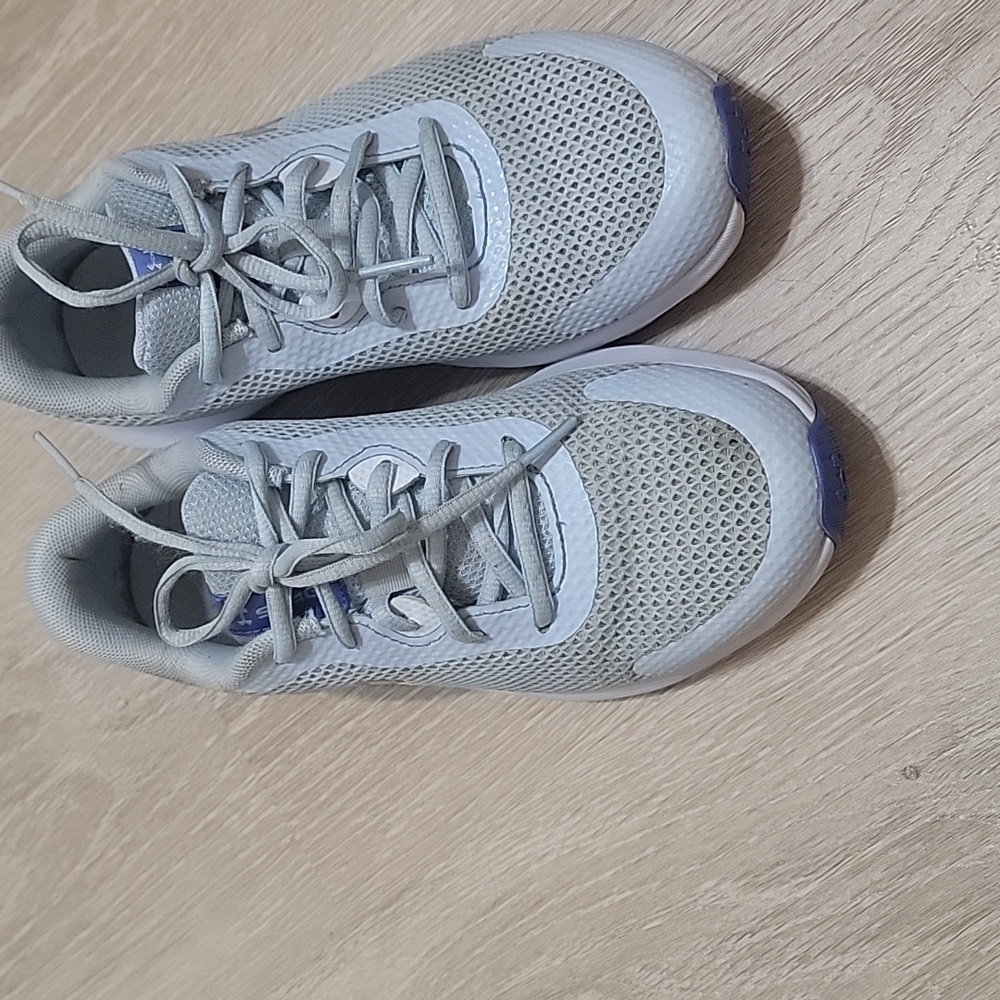 Girls Under Armour Sneakers 5Y Grey and Blue